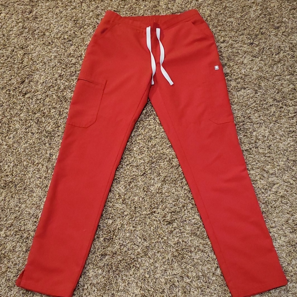 Figs XS Regular Red Yola